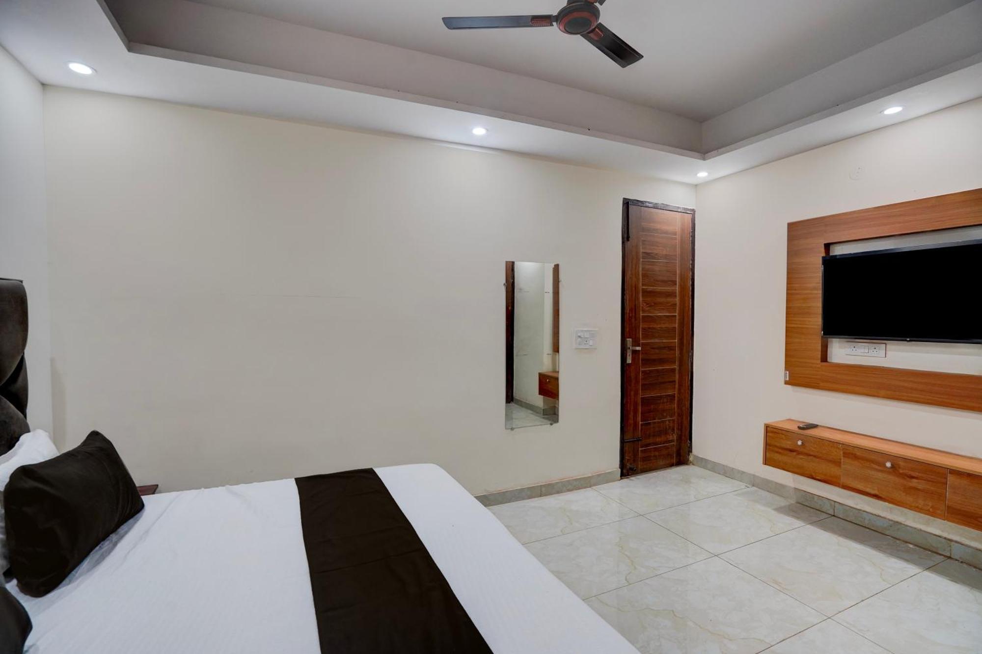 Hotel O R.N Residency Hotel Ghaziabad Exteriör bild